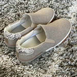 Dolce Vita women’s slip-on shoes